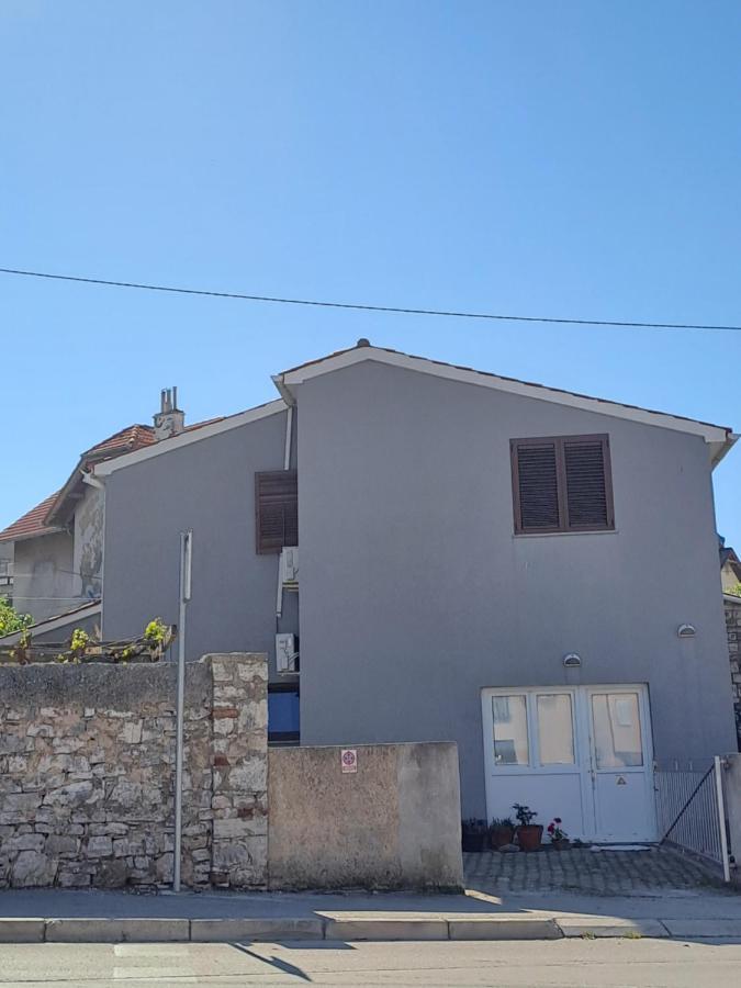 דירות PUY Konoba Yan מראה חיצוני תמונה